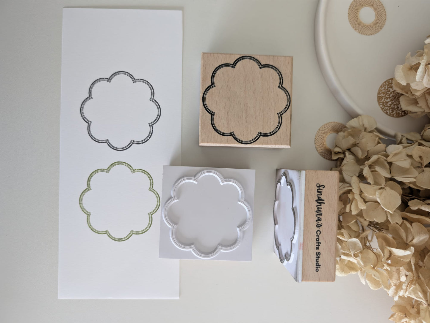 Quiet Poetry | Spring Bloom Frame Rubber Stamp | 6cm x 6cm | Beachwood